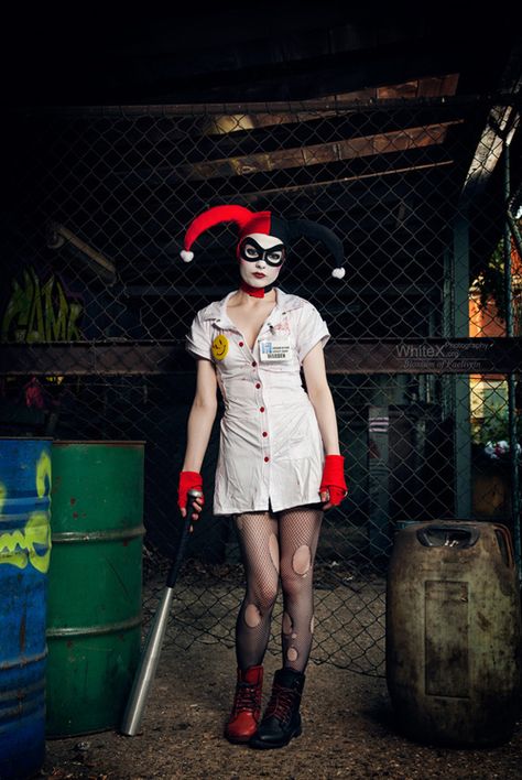 Nurse Harley Quinn Cosplay http://geekxgirls.com/article.php?ID=5888 Clown Nurse, Joker Halloween, Harley Quinn Quotes, Dc Cosplay, Dc Villains, Harley Quinn Cosplay, Cosplay Characters, Amazing Cosplay, Joker And Harley Quinn