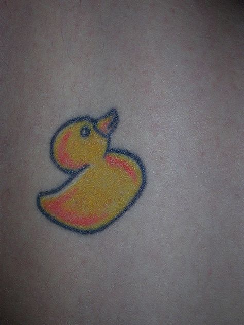 Another Darcy tattoo... just different colors. if i decide on a dinky tiny one... Rubber Duck Tattoo, Sick Tattoos, Duck Tattoos, Poppy Tattoo, Awareness Tattoo, Duck Drawing, Sick Tattoo, Poppies Tattoo, Inspiration Tattoos