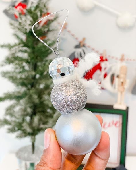 Diy Disco Ball Ornament, Christmas Disco Ball Decor, Disco Ball Snowman, Disco Ball Ornaments, Diy Disco Ball, Christmas Disco, Im So Happy, Friend Crafts, Snowman Ornament