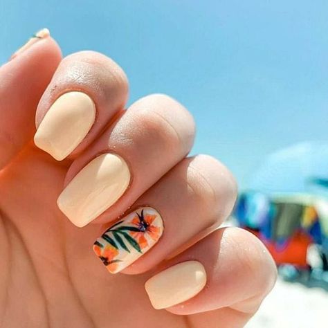 When it's time to hit the beach, you want to look your best from head to toe, and that includes your nails! While long, glamorous nails have their charm, short nails can be just as stunning. In this article, we'll explore a variety of beach-friendly nail designs specifically tailored for short nails. From vibrant colors to playful patterns, these ideas will have your nails looking fabulous and ready to make a splash at the shore. Vacation Nail Art, Vacation Nail Designs, Summer Vacation Nails, Vacation Nails Beach, Holiday Acrylic Nails, Beach Nail Designs, Beachy Nails, Summer Nails Beach, Tropical Nails