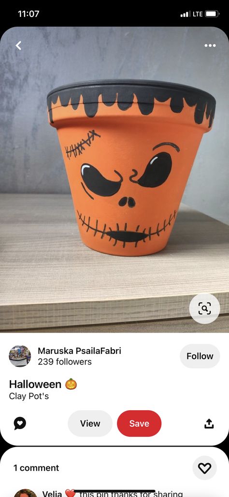 Clay Pot Painting, Painted Cans, Painting Pots, Halloween Clay, Pot Painting, Halloween Painting, Tole Painting, Clay Pot, Painted Pots