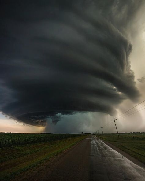 Meteorological History on Instagram: “^ A Tornado Warned Supercell over Hitchcock, South Dakota on July 2, 2018. ~~~~~~~~~~~~~ ⚡@historical_meteorology 📷 Aaron J Groen…” Tornado Clouds, Tornado Pictures, Storm Chasing, Tornado Warning, Storm Photography, Fine Art Landscape Photography, Weather Seasons, Epic Photos, Meteorology