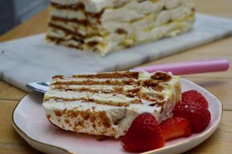 Lemon Icebox Cake, Biscoff Recipes, Icebox Cake Recipes, Biscoff Biscuits, Ginger Biscuits, Ginger Nut, Leftover Cake, Lemon Ginger, Icebox Cake