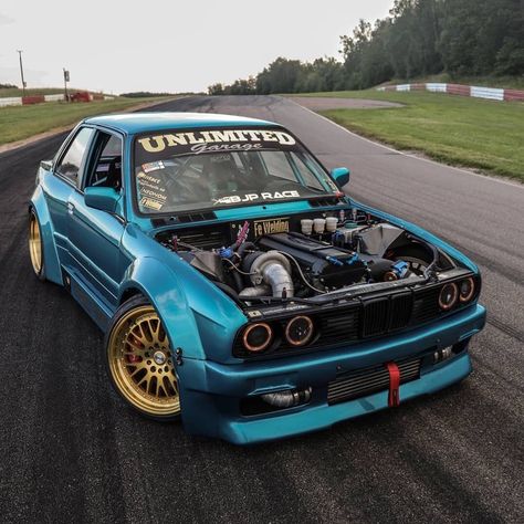 Drift BMW E30 pushing 830HP!😍 | Photos by @marioklemm | #bmw #cars #carlifestyle #carswithoutlimits E30 Drift, New Vehicle, Aircraft Engine, Salvage Cars, Russia Ukraine, Bmw E30, Vehicles For Sale, Drift Cars, Car Shop