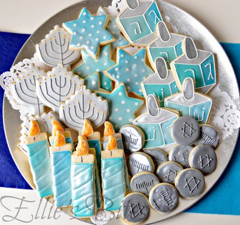 Chanukah Platter | #cookies #Hanukkah #Chanukah #ideas #crafts #DIY #inspiration #pinspiration #DIY #holdaydecor #celebration #jewish #hanukkahdecor #Chanukahdecor Cookies Bites, Hannukah Cookies, Cookies Platter, Hannukah Party, Hanukkah Cookies, Hanukkah Desserts, Jewish Holiday Recipes, Hanukkah Crafts, Hanukkah Food