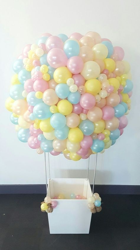 Decorations With Balloons, Homemade Fashion, Theme Bapteme, Diy Hot Air Balloons, Balloon Basket, Dresses Art, Hot Air Balloon Party, Hot Air Balloon Decorations, Balloons Decorations