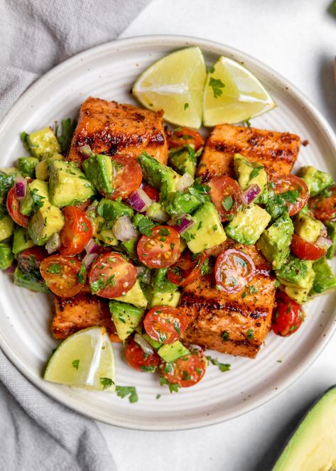 Avocado & Tomato Salsa | Gimme Delicious Gimme Delicious, Salmon With Avocado Salsa, Hummus Wrap, Jar Salad, Satisfying Meals, Fish Fillets, Salmon Avocado, Quinoa Bowl, Avocado Salsa