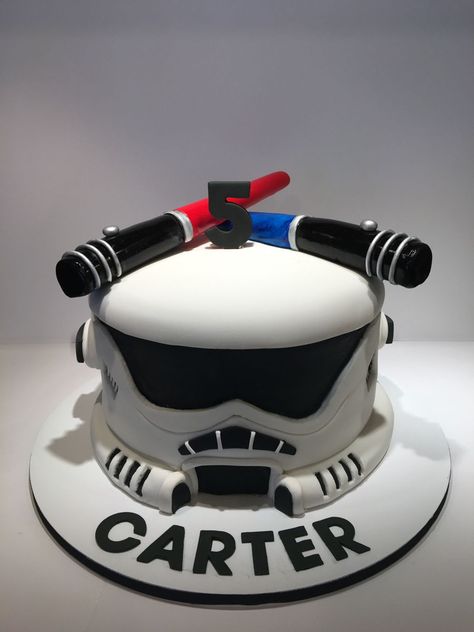 Stormtrooper Cake, Storm Trooper Cake, Darth Vader Cake, Star Wars Themed Birthday Party, Star Wars Birthday Cake, 5th Birthday Party Ideas, Cake Simple, Baby Birthday Themes, Star Wars Cake