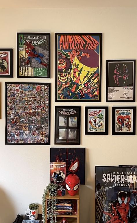 Comic Book Room Aesthetic, Spiderverse Room Decor, Marvel Apartment Decor, Spider Room Decor, Spider Man Room Ideas Aesthetic, Spiderman Room Decor Aesthetic, Spider Man Room Aesthetic, Marvel Bedroom Aesthetic, Nerdy Room Decor