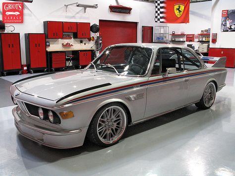 1972 BMW 3.0 CS Batmobile | Flickr - Photo Sharing! Bmw Batmobile, Bmw M20, Buy A New Car, Bmw E9, Bmw Vintage, Bmw Design, Classic Bmw, Bavarian Motor Works, Bmw Sport