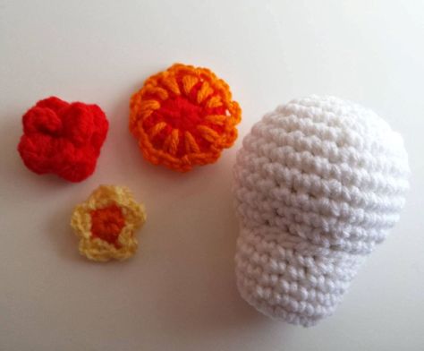 Crochet Skull Keychain Free Pattern, Crochet Sugar Skull Pattern Free, Sugar Skull Crochet Pattern Free, Crochet Skull Patterns Free, Sugar Skull Crochet, Crochet Halloween Patterns, Crochet Minis, Angels Crochet, Crochet Halloween Patterns Free