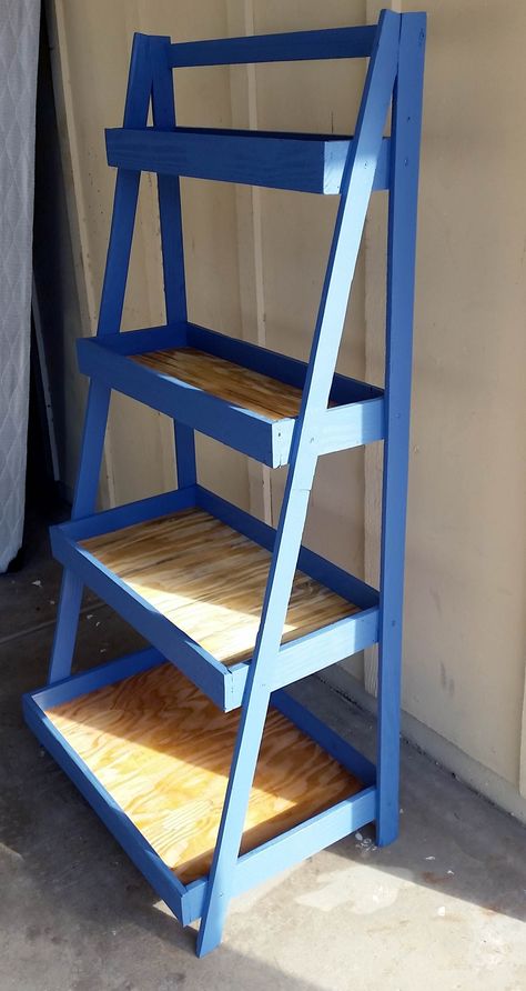 Garden Ladder Ideas, Pipe Ladder, Ladder Diy, Ladder Planter, Ladder Ideas, Garden Ladder, 3 Step Ladder, Pallet Storage, Diy Ladder