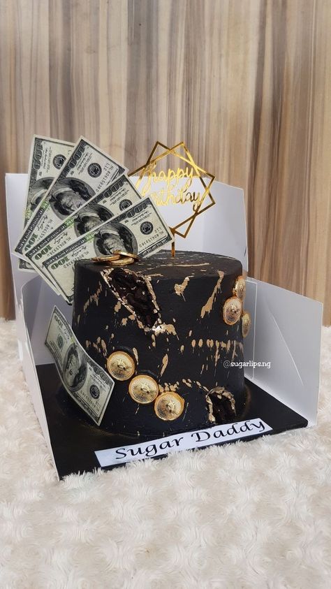 Birthday Cake For Men 30 Years, Cakes For Golden Birthday, Black And Gold Cake Design Birthday, Cake With Money Design, Black Cake Men, Black And Gold Cake For Men, Black Gold Cake Men, Cake Money Design, Black And Gold Birthday Cake Men