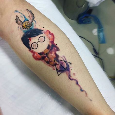 LOVE this Potter watercolor tat Tattoo Son, Hp Tattoo, Potter Tattoo, Tattoo Back, Samoan Tattoo, Meaningful Tattoos For Women, Harry Potter Tattoos, Harry Potter Tattoo, Potter Art