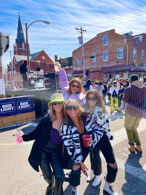 St louis mardi grad festival Mardi Grad, Mardi Gras Outfits, Derby Outfits, Mardi Gras Party, Fat Tuesday, Party Outfits, Grad Parties, Fit Inspo, Fitness Inspo