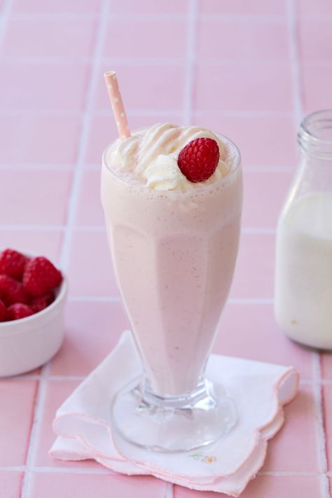 Raspberry Malts are a classic drink recipe that will brighten your day Ice Cream Float Recipes, Malt Recipe, Malt Milkshake, Homemade Chocolate Syrup, Easy Homemade Ice Cream, Bigger Bolder Baking, Raspberry Ice Cream, Homemade Vanilla Ice Cream, Chocolate Malt