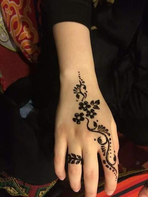 Mehndi Designs For Beginners Easy, Simple Mehndi Designs For Beginners, Beautiful Mehndi, Mehndi Designs For Beginners, Simple Mehndi, Simple Mehndi Designs, Henna Tattoo, Henna Designs, Mehndi Designs