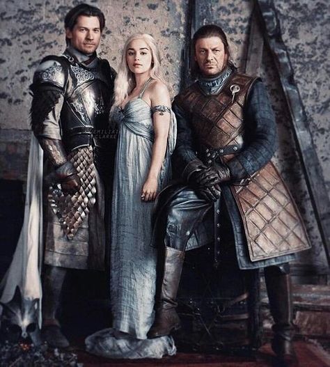 Game of Thrones season one promo photo - Jaime, Daenerys and Ned (Nikolaj Coster-Waldau, Emilia Clarke and Sean Bean) Dessin Game Of Thrones, Disneysea Tokyo, Emilia Clarke Daenerys, Cersei And Jaime, Game Of Thrones Facts, Game Of Thrones Costumes, Game Of Thrones Artwork, Game Of Thrones Cast, Nikolaj Coster