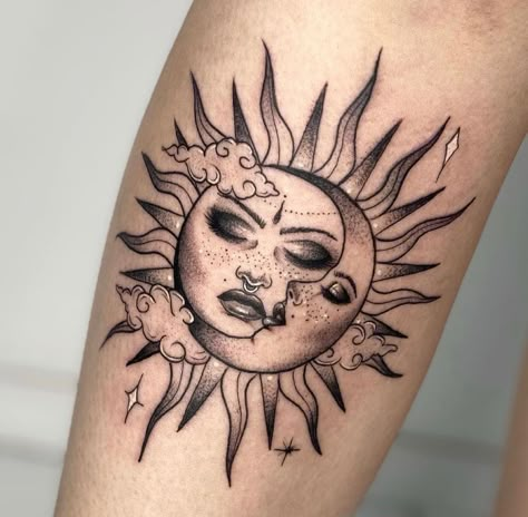 Sun Moon Tattoos, Eclipse Tattoo, Moon Sun Tattoo, Traditional Tattoo Flowers, Hippie Tattoo, Sun And Moon Tattoo, Mom Tattoo Designs, Moon Tattoos, Tattoos For Women Half Sleeve