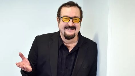 Steve Wright Dead: BBC Radio Presenter & Former 'Top Of The Pops' Host Was 69 Annie Nightingale, Steve Wright, Radio Presenter, Love Radio, Sunday Love, Bbc Radio 1, Radio Personality, Bbc Radio, Music Director