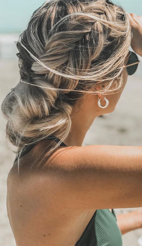 cute summer hairstyle, beach hairstyle, summer hairstyle, summer hairstyle ideas, beach hairstyle ideas, beach hairstyles, cute hairstyles, cute braid hairstyles Pretty Highlights, Beach Hair Color, Salon Content, Beach Blonde Hair, Easy Beach Hairstyles, Content Photos, Beach Braids, Hairstyles For Summer, Hairstyle Braids