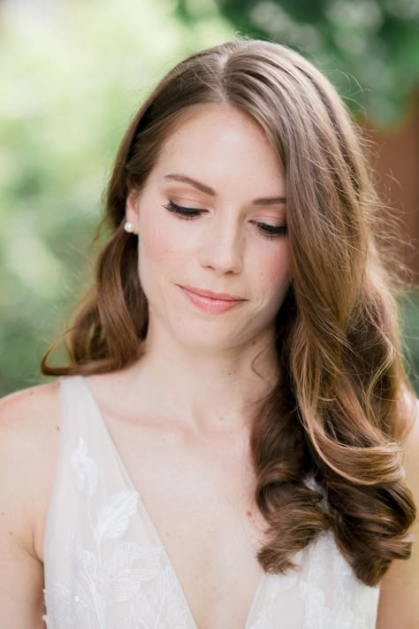 Bride Makeup Natural, Make Up Sposa, Pale Skin Makeup, Pale Makeup, Fair Skin Makeup, June Bride, Bhldn Wedding, Wedding Hairstyle Ideas, Bridal Makeup Natural