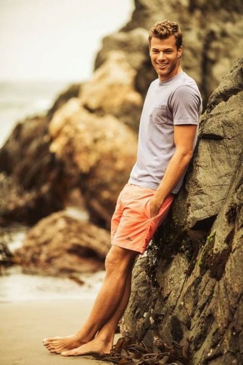 Do you love summer? Autumn Menswear, Casual Shorts Outfit, Fall Menswear, Mens Beach Style, Menswear Summer, Summer Menswear, Mens Summer Fashion Beach, Preppy Summer Outfits, Men With Street Style