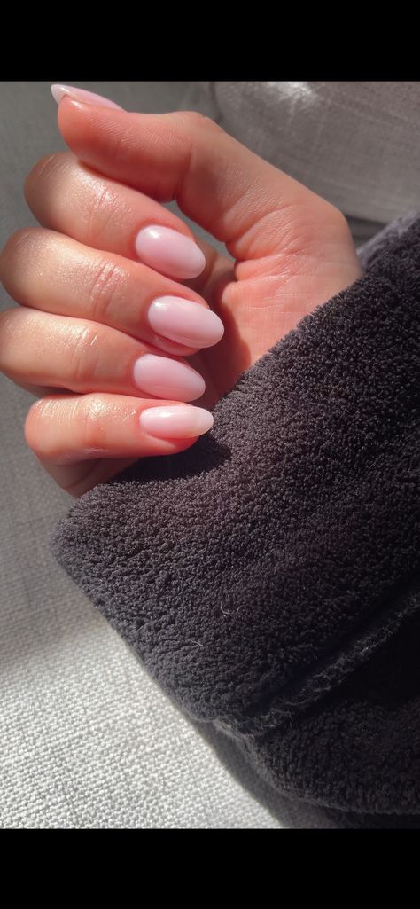 Class Almond Nails, Opi Clean Girl Nails, Clean Girl Pink Nails, Light Pink Clear Nails, Xxs Almond Nails, Neutral Almond Acrylic Nails, Very Light Pink Nails, Small Pink Nails, Pinky Nude Nails Almond