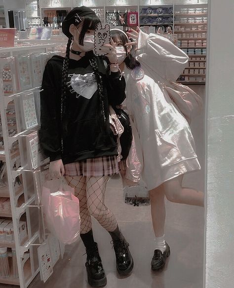 Alt Clothes, Alt Outfits, Kawaii Goth, Bff Outfits, Dressing Style, J Fashion, Goth Outfits, Alternative Outfits, Cute Friends