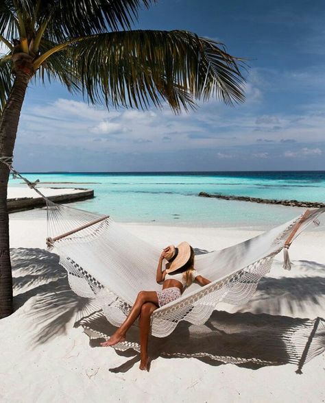 Boho Hammock, Kayak Pictures, Beach Resort Outfits, Conrad Maldives, Zanzibar Travel, Visit Maldives, Maldives Island, Maldives Travel, Beach Photography Poses