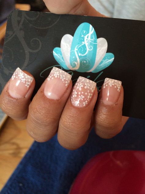 Nails art, acrylic nails, flower nails Nails Short White, Gel Nails Short, Nails Art Acrylic, Prom Nails French, Prom Nails Red, Prom Nails Silver, Nails Flower, Turquoise Nails, Nails Trends