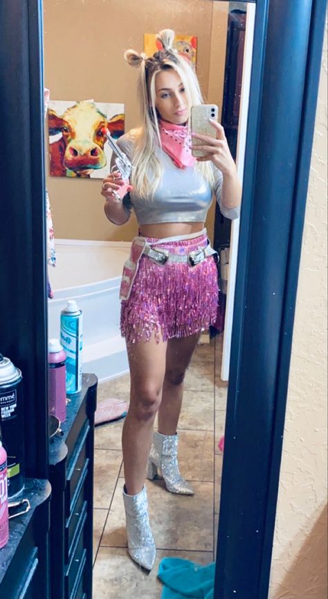 Western space cowgirl Plus Size Space Cowgirl Outfits, Glitz Cowgirl Outfit, Space Cow Girl Costume, Alien Cowgirl Costume, Cowgirl Pink Outfit, Cowgirl Outfits Carnaval, Neon Cowgirl Outfit, Space Cowboy Party Outfit, Space Party Outfit