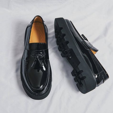 Patent Loafers, Tassel Shoes, Business Casual Shoes, Casual Trends, Business Shoes, Men's Loafers, Leather Dress Shoes, Formal Casual, Mens Formal