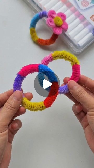 Kids Crafts With Pipe Cleaners, Pipe Cleaner Bracelets, Trendy Festival Braided Bracelets With Colorful Beads, Pipe Cleaner Bugs Crafts For Kids, Pipecleaner Rainbow Craft, Pompom Crafts, Pipe Cleaner Crafts For Kids, Dragon Boat Festival Crafts For Kids, Kid Friendly Art