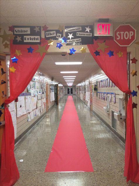 Test Motivation "Red Carpet" The Kids LOVED it!! Teachers stood around and took pictures like the paparazzi. Testing Themes, Preschool Prom, Testing Coordinator, Test Prep Motivation, Test Motivation, Test Posters, Testing Encouragement, Rally Idea, Testing Motivation