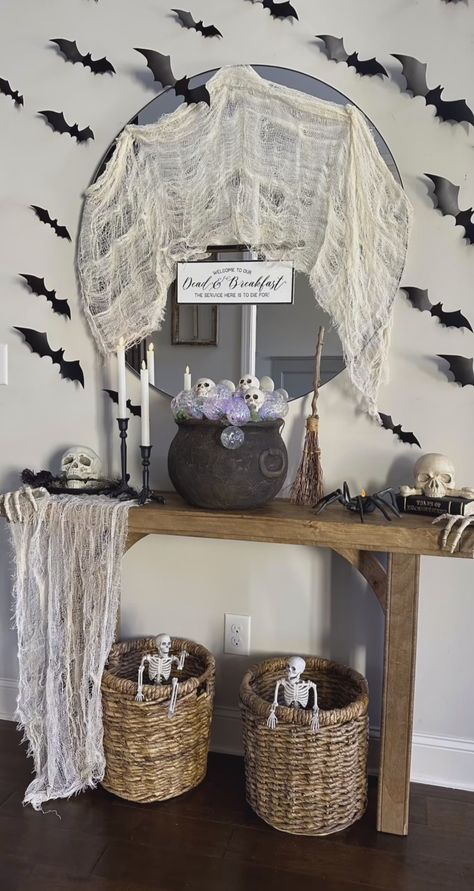 Home Entry Ideas, Halloween Console Table Decor, Halloween Console Table, Diy Cauldron, Cauldron Decor, Halloween Entry Table, Country Halloween Decor, Halloween Lifestyle, Halloween Vase