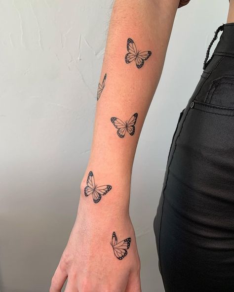 Butterfly Tattoos On Arm, Butterfly Hand Tattoo, Jagua Henna, Rib Tattoos For Women, Basic Tattoos, Knife Tattoo, Butterfly Tattoos For Women, Chest Tattoos For Women, Tato Lengan