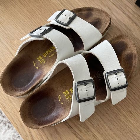 White Birkenstock Sandals White Birkenstock, White Birkenstocks, Summer Moodboard, Coconut Girl Aesthetic, Summer Wallpapers, Cute Summer Wallpapers, Summer Wishlist, Hawaii Trip, Sandals White