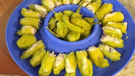 Photo of Stuffed Pepperoncini by VALLY Stuffed Pepperoncini, Pickled Pepperoncini, Delicious Appetizer Recipes, Best Appetizer Recipes, Appetizers Easy Finger Food, Tailgate Food, Recipes Appetizers And Snacks, Easy Dinner Ideas, Football Food