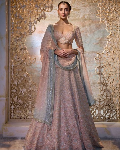 Lavender Lehenga Bridal, Pastel Lehenga Wedding, Lehenga Wedding Guest, Lavender Lehenga, Pastel Lehenga, Couture 2024, Chikankari Lehenga, Lehenga Bridal, Lehenga Wedding