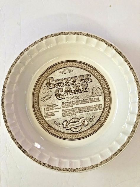 Vintage Royal China Jeannette Corporation Deep Dish Cheese Cake Pie Plate | eBay Cake Pie, Butter Pie, Vintage Kitchen Decor, Kitchen Baking, Pie Plate, Deep Dish, Melted Cheese, Food Plating, Cream Cake