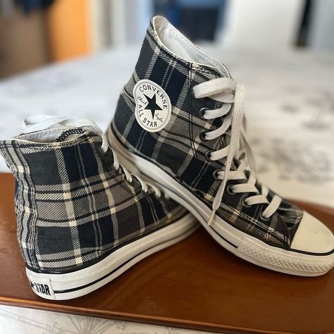 Black and White plaid Converse High Tops!!! Like New! Look great with any outfit Plaid Converse, Black And White Plaid, Aesthetic Shoes, Vans High Top Sneaker, Vans Sk8, Converse High, Converse High Tops, Canvas Sneakers, White Plaid