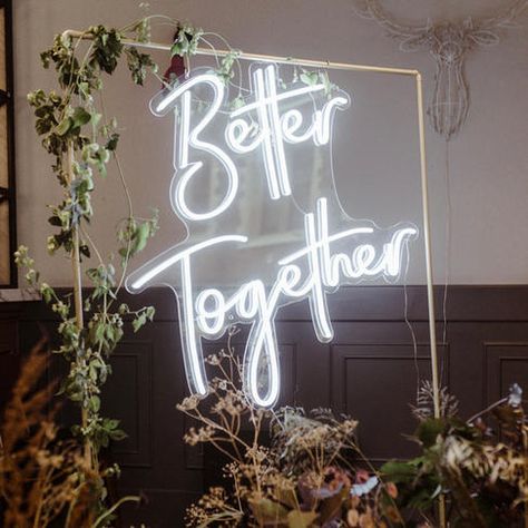 Photoboth Mariage, Neon Led Sign, Led Wall Art, Custom Wedding Favours, Neon Sign Bedroom, Wedding Neon Sign, Neon Wedding, Garden Wall Decor, Led Sign