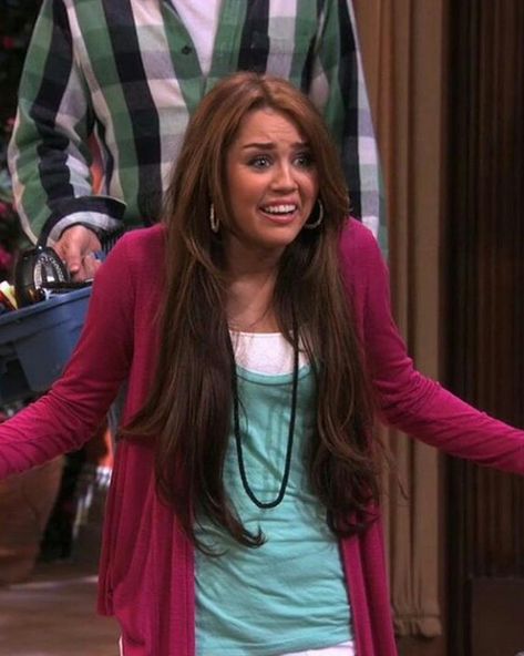 Hannah Montana Season 4 Hair, Miley Hair, Miles Cyrus, Hannah Montana Costume, Smiley Miley, Hannah Miley, Hannah Montana Forever, Miley Cyrus Hair, Hannah Montana The Movie