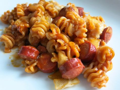 Caker Cooking: Franks-and-Beans Pasta Bake Hot Dog Pasta, Bologna Recipes, Frank And Beans, Bean Pasta, Pasta Casserole, Cannellini Beans, Pasta Shapes, Corn Dogs, Leave Behind