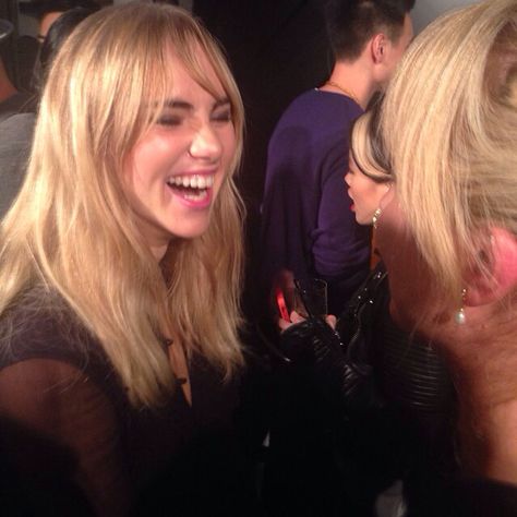 smile Suki Suki Waterhouse Smiling, Suki Waterhouse, Easy To Love, Actresses, Beauty, Quick Saves