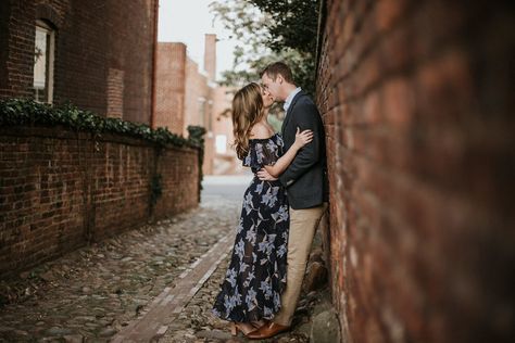 Downtown Pictures, Prenuptial Photoshoot, Beautiful Engagement Photos, Old Town Alexandria, Couple Kissing, Wedding Picture Poses, Alexandria Va, Engagement Photo Poses, Couple Photoshoot Poses