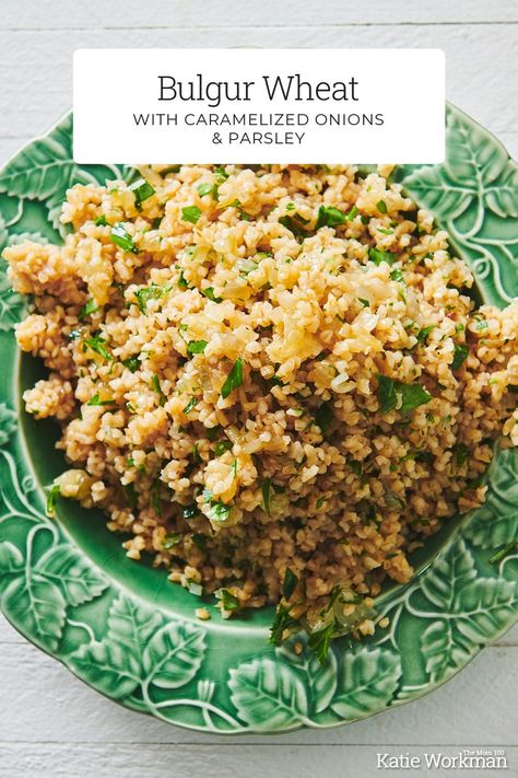 Bulgar Recipes, Bulgar Wheat Salad, Bulgur Wheat Recipes, Planning 2023, Bulgur Recipes, Grain Dishes, Yogurt Marinated Chicken, Caramelized Onions Recipe, Parsley Recipes