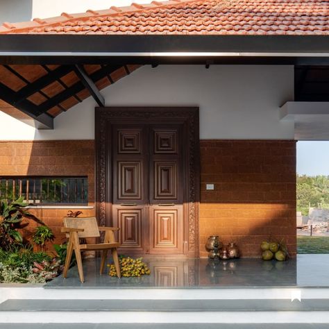 Traditional Entrance Door, Indian Main Door Designs, Traditional Entrance, Courtyard House Plans, Indian Home Design, Kerala House Design, Kerala Houses, Living Room Partition, Living Room Partition Design