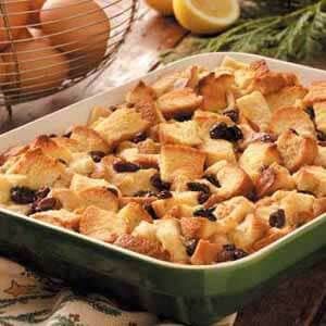 Bread Pudding for 40 Bread Pudding For A Large Crowd, Raspberry Bread Pudding Recipe, Raspberry Bread Pudding, Raisin Bread Pudding, Raspberry Bread, Bread Puddings, Comfort Desserts, Cinnamon Raisin Bread, Low Cholesterol Recipes